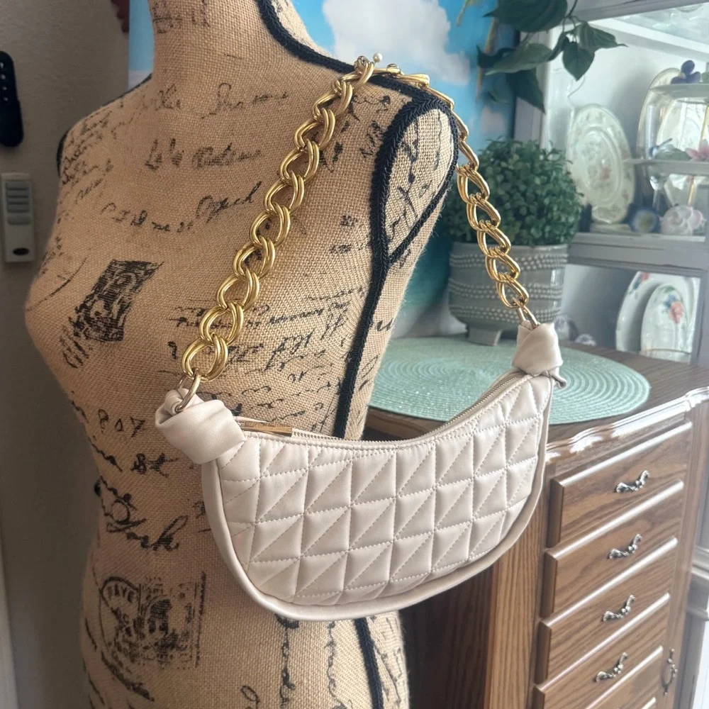 Forever 21 Quilted Cream Color Shoulder Bag - Picture 3 of 14